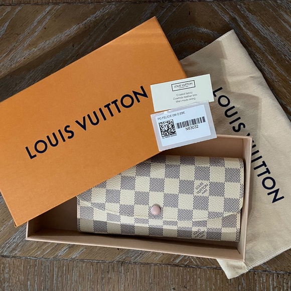 Louis vuitton Handbags - Louis vuitton damier mollie ballerine wallet